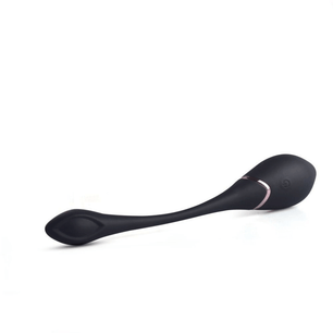 Dispositivo intimo nero in silicone con design flessibile, vista laterale su sfondo chiaro.