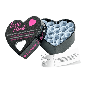 Scatola “Erotic Heart” aperta con rotolini contenenti 21 sfide erotiche per coppie, confezione regalo romantica a forma di cuore.