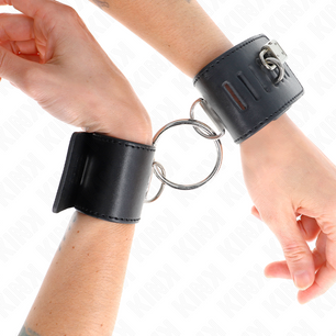 KINK - Polso Fisso con Chiusura Ad Anello e Lucchetto Nero Regolabile 16-23 Cm X 5,5 Cm