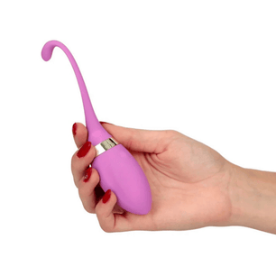 Vibratore a uovo Leten Cora con telecomando wireless mostrato in mano per evidenziare dimensioni e design
